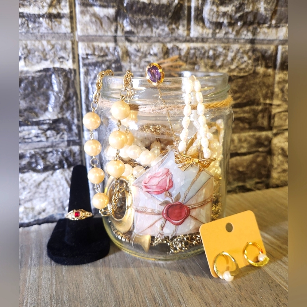 Mystery Jewelry Jar - Golds & Pearls